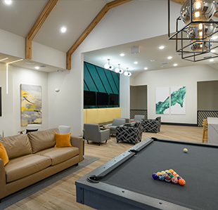 Lavish Off Campus Living - Image 03