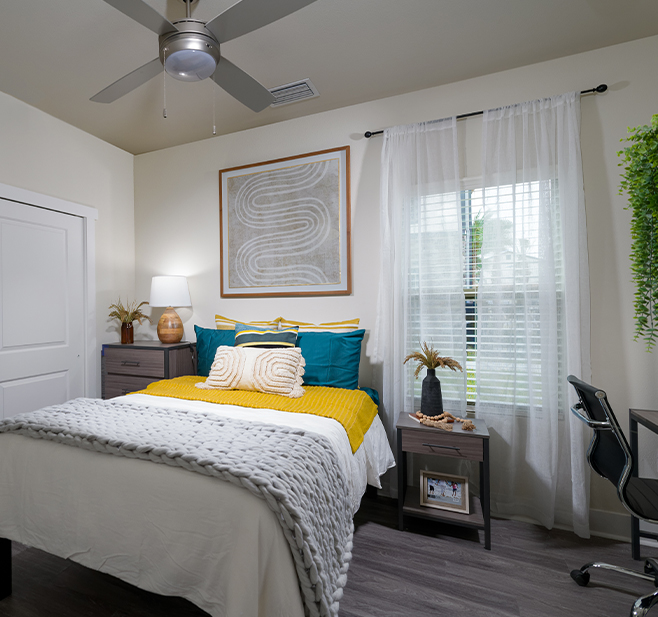 Stylishly Furnished Apartments - Image 01